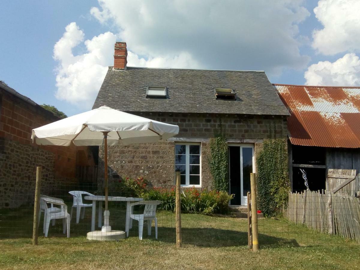 Le Domaine Villa Saint-Symphorien-des-Monts Eksteriør bilde